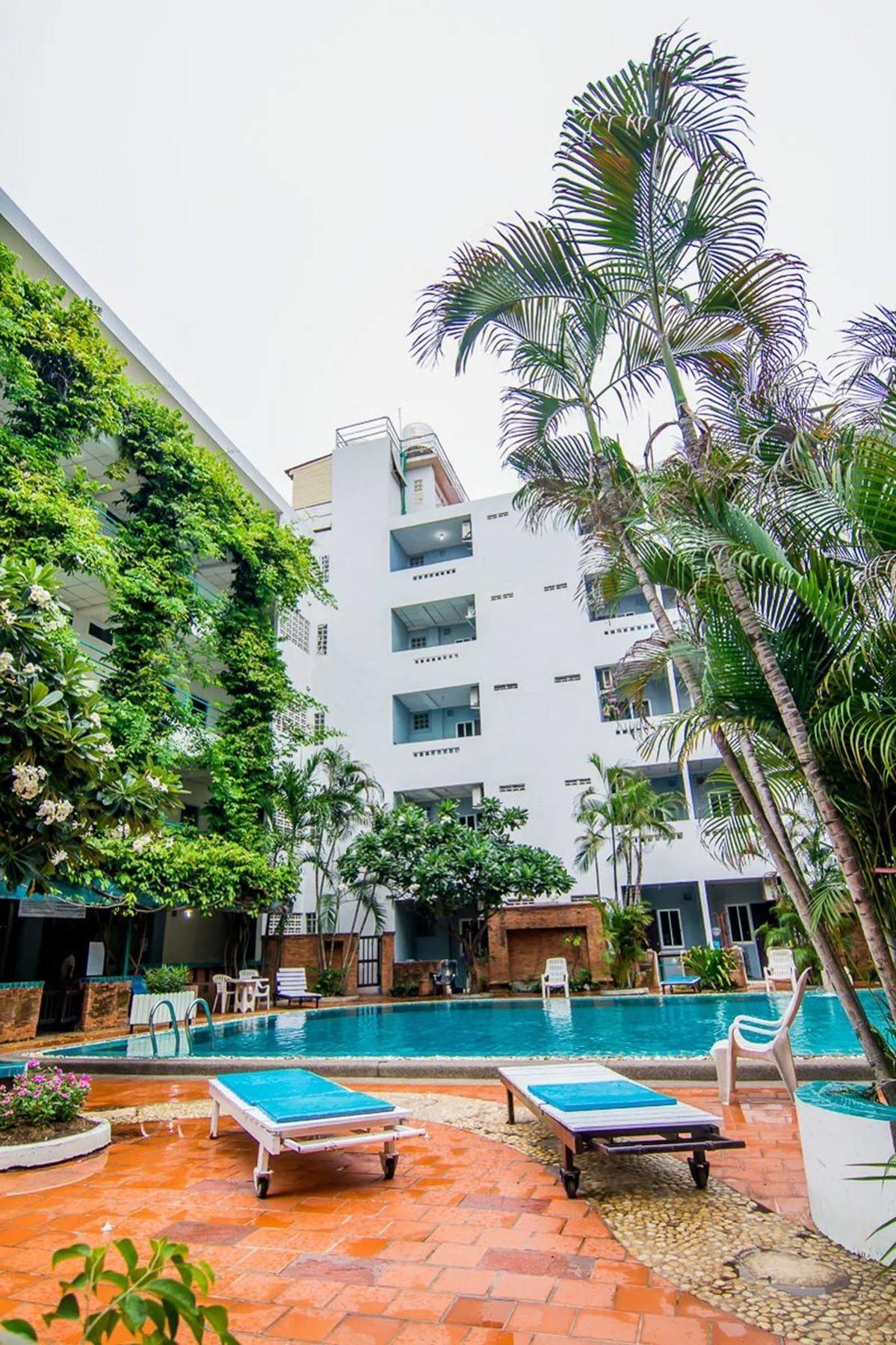 Hôtel Sutus Court 1 à Pattaya Extérieur photo